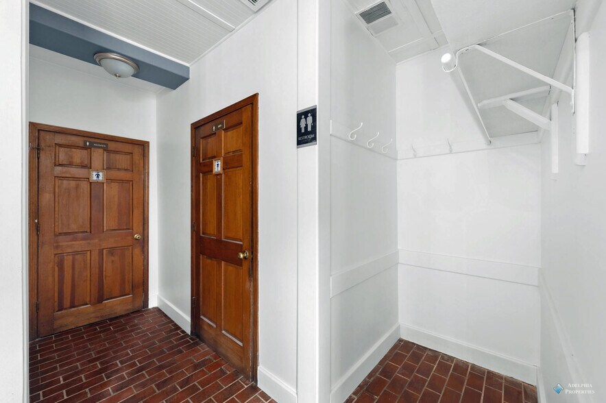 More Photos Of 325 W Front St, Wheaton Restaurant For Lease