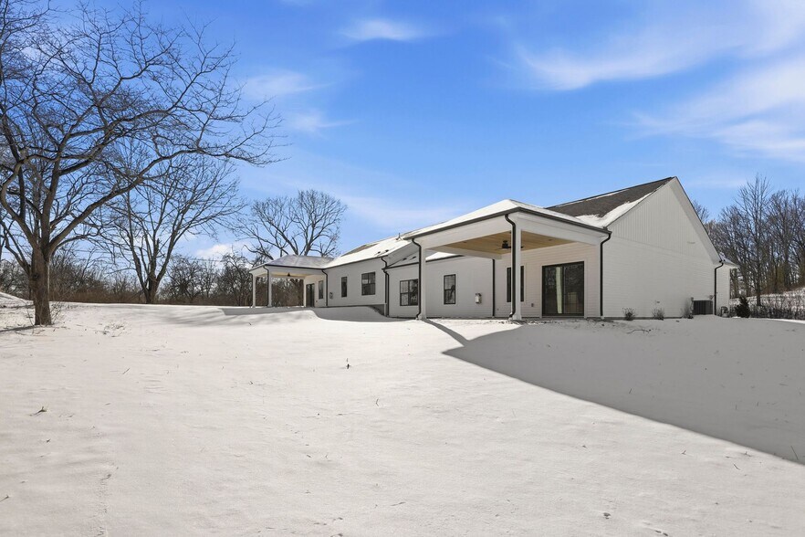 More Photos Of 100 Huselton Dr, Butler Multifamily For Sale