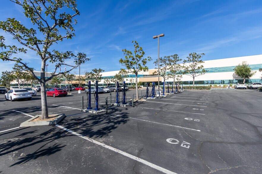 More Photos Of 10350-10370-10390 Commerce Center Dr, Rancho Cucamonga Medical For Lease