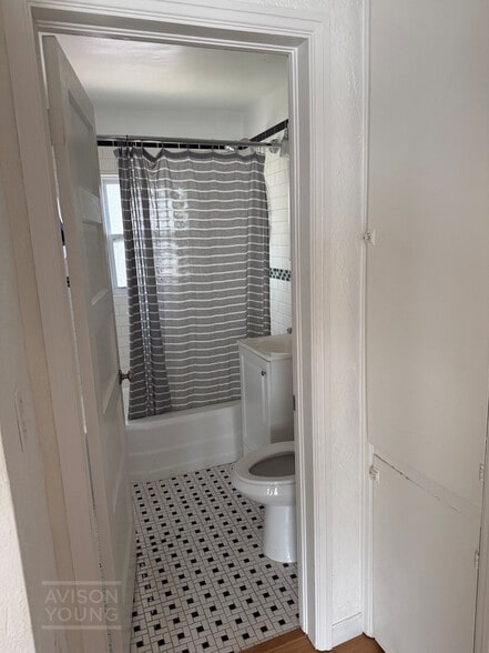 More Photos Of 1513 E Livingston St, Orlando Office Residential For Sale