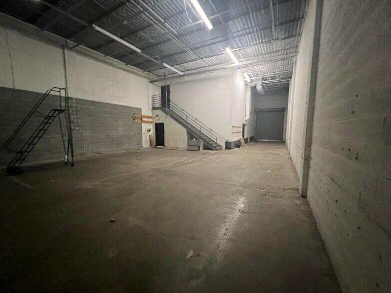 More Photos Of 1319 Shepard Dr, Sterling Light Distribution For Lease