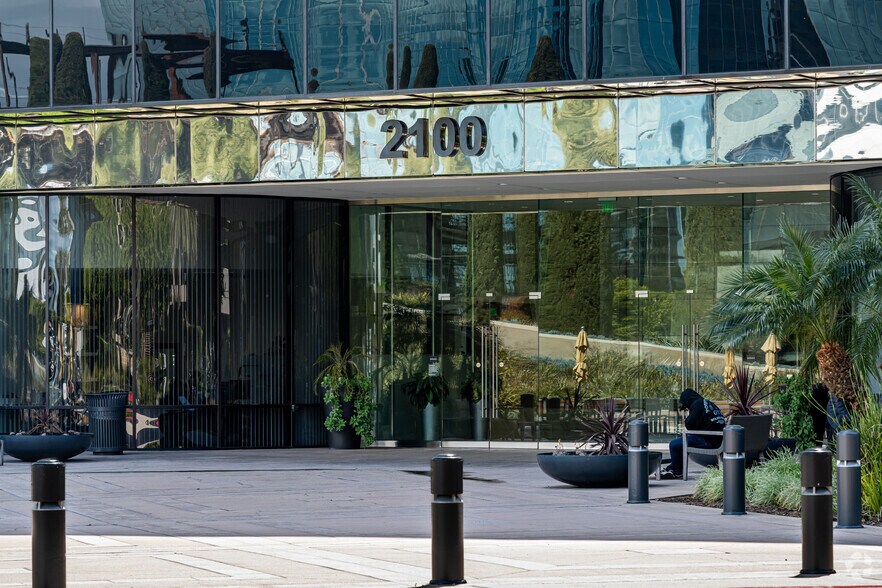 More Photos Of 2100 Main St, Irvine Office For Lease