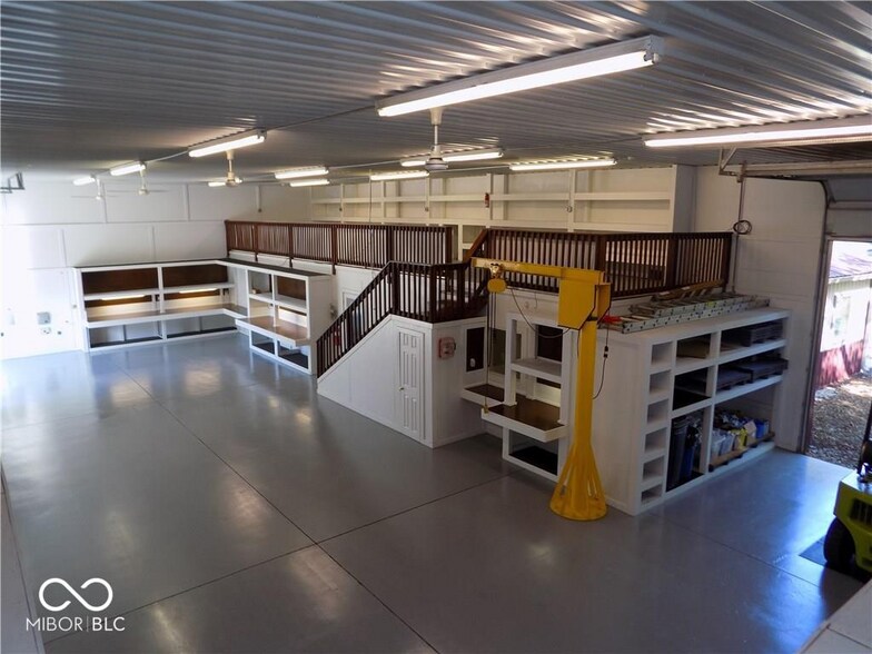 More Photos Of 1220 N Jackson St, Greencastle Flex For Sale