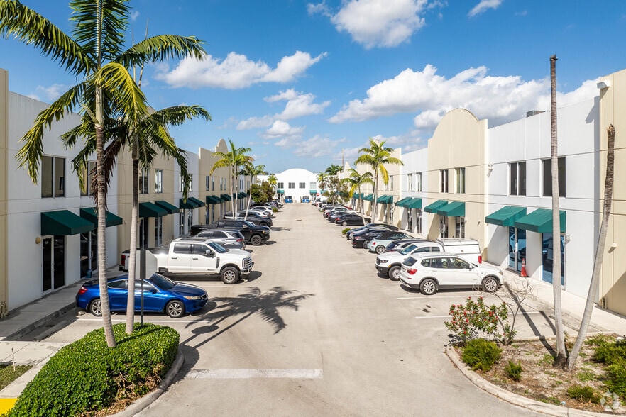 More Photos Of 1211 Stirling Rd, Dania Beach Unknown For Lease