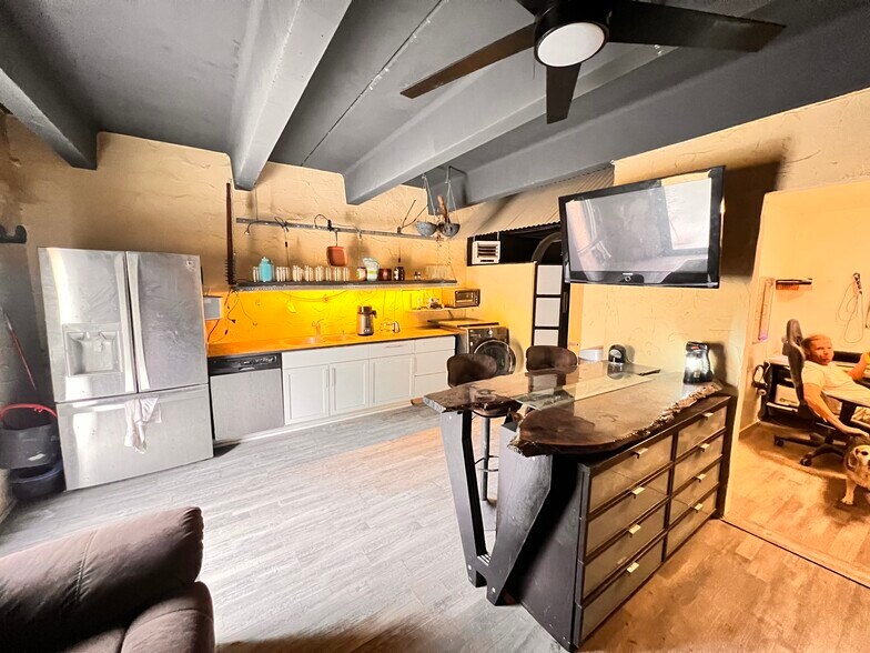 More Photos Of 205 S Main St, Bethel Freestanding For Sale