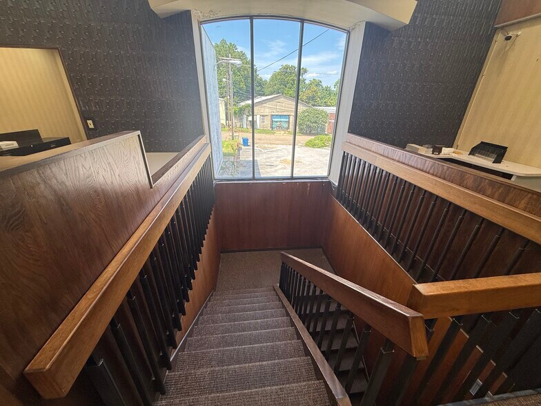 More Photos Of 128 E Commerce St, Aberdeen Storefront For Sale