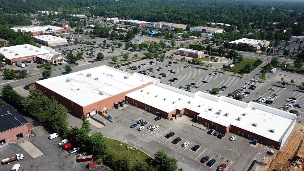 More Photos Of 9621-9699 W Broad St, Glen Allen General Retail For Lease