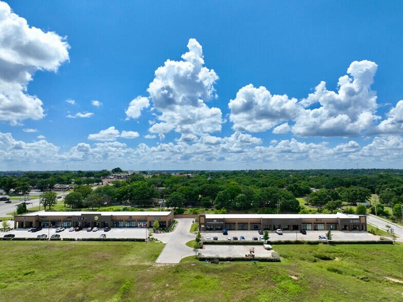 More Photos Of 1800 Lone Oak Rd, Weatherford Storefront Retail Office For Sale