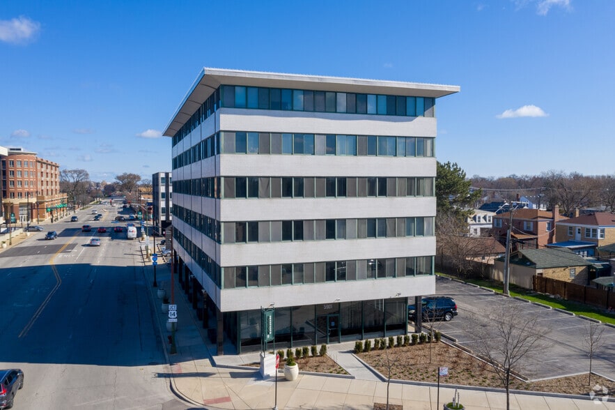 More Photos Of 5901 N Cicero Ave, Chicago Office For Lease
