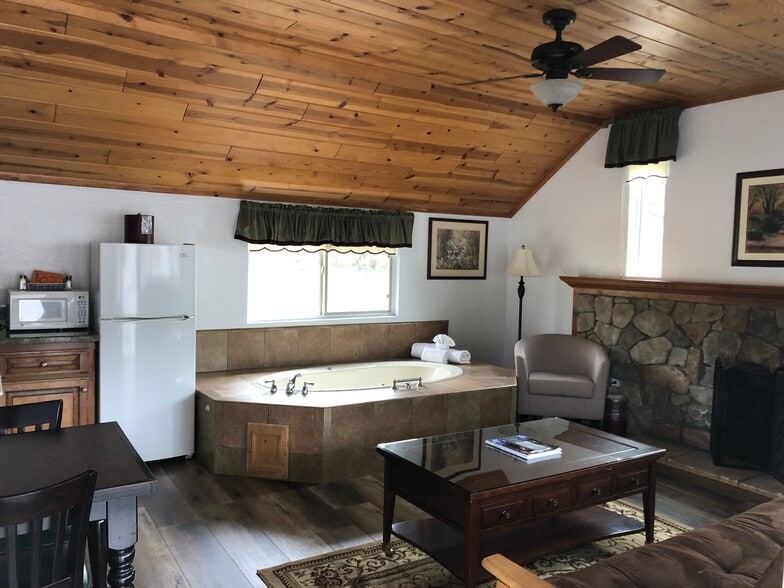 More Photos Of 39756 Big Bear Blvd, Big Bear Lake Hotel For Sale