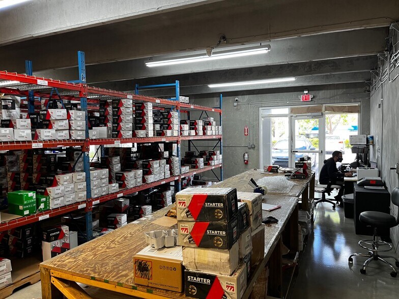 More Photos Of 7851-7863 NW 46th St, Doral Warehouse For Lease