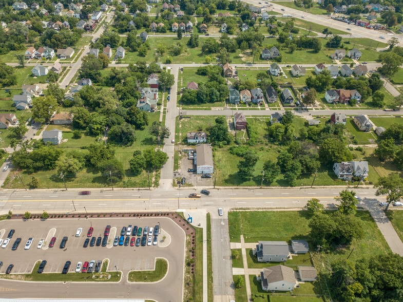 More Photos Of 5788 Van Dyke St, Detroit Auto Repair For Sale