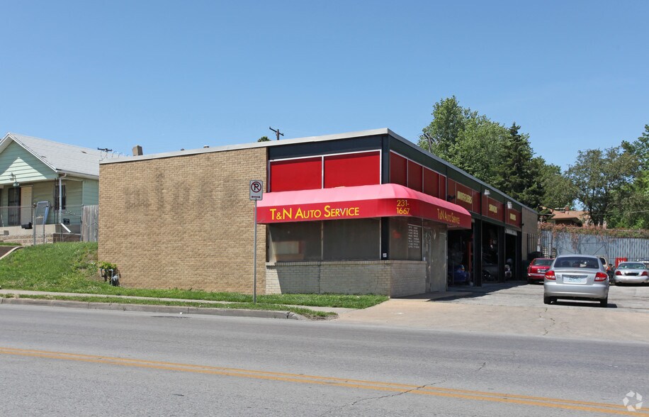 Primary Photo Of 5618 Independence Ave, Kansas City Auto Repair For Sale