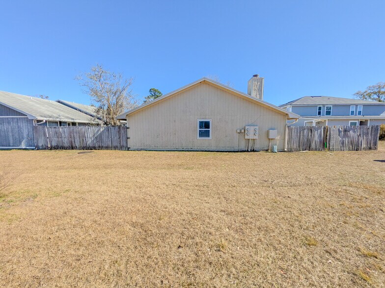 More Photos Of 7619 Indian Lakes Dr and 5126 Ricker Rd, Jacksonville Apartments For Sale