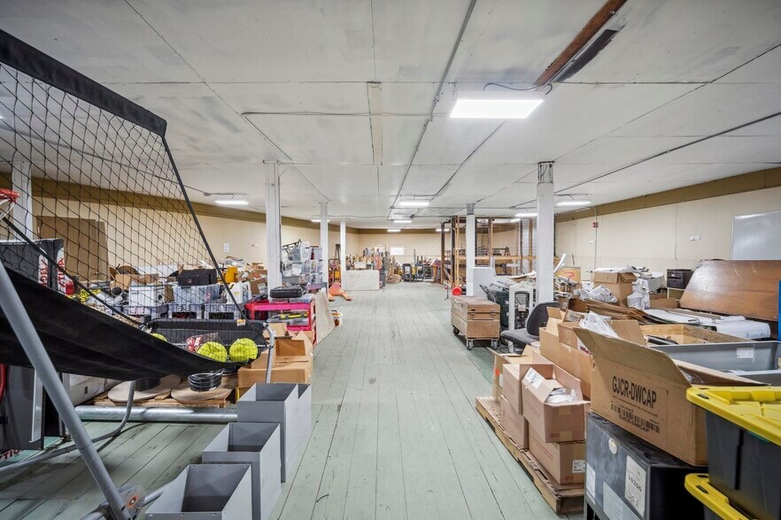 More Photos Of 2025 Pine St, Palmer Warehouse For Sale