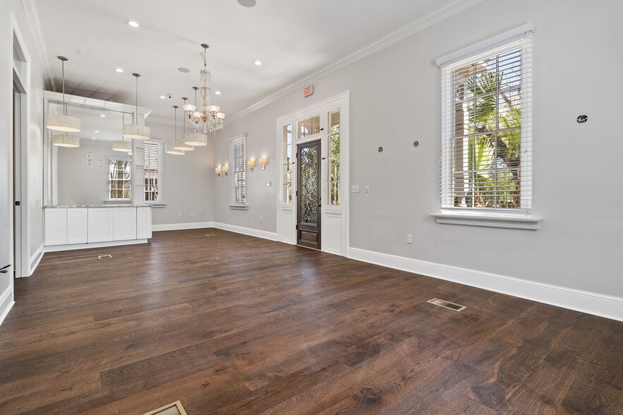 More Photos Of 125 N Theard St, Covington Medical For Lease