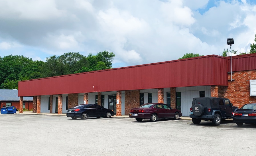 More Photos Of 7440-7450 Michigan Rd, Indianapolis Showroom For Lease