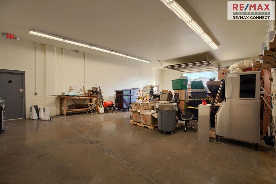 More Photos Of 2521 Hayes Rd, Hayes Light Distribution For Sale