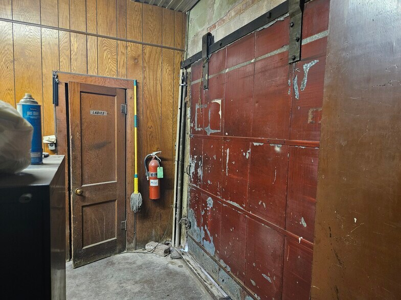 More Photos Of 4301 S Robinson Ave, Oklahoma City Freestanding For Sale