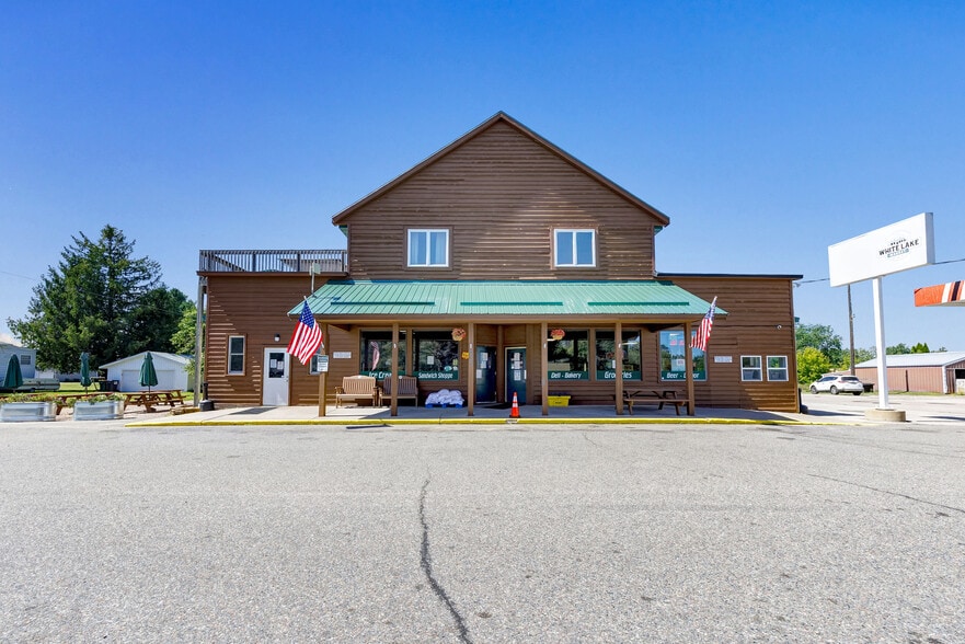 Primary Photo Of 633 Bissell St, White Lake General Retail For Sale