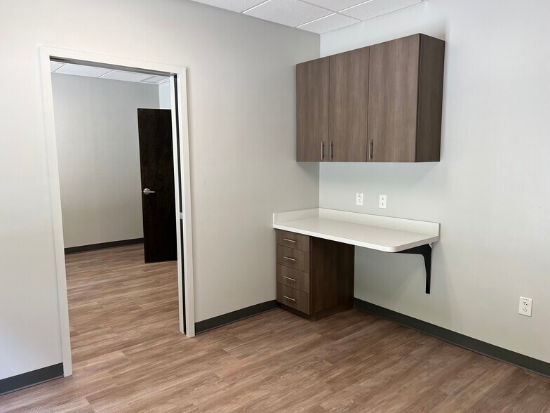 More Photos Of 290 Heritage Walk, Woodstock Medical For Lease