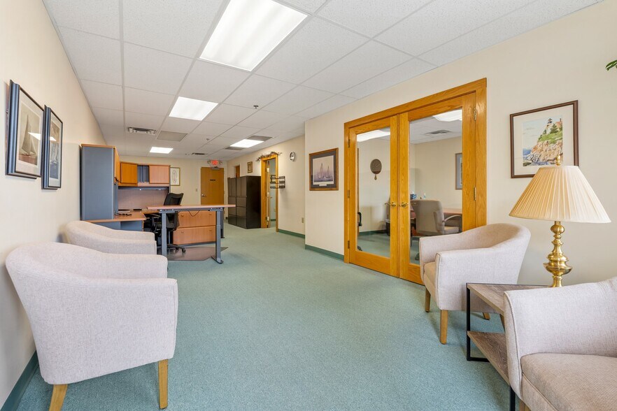 More Photos Of 939-941 Salem St, Groveland Storefront Retail Office For Sale