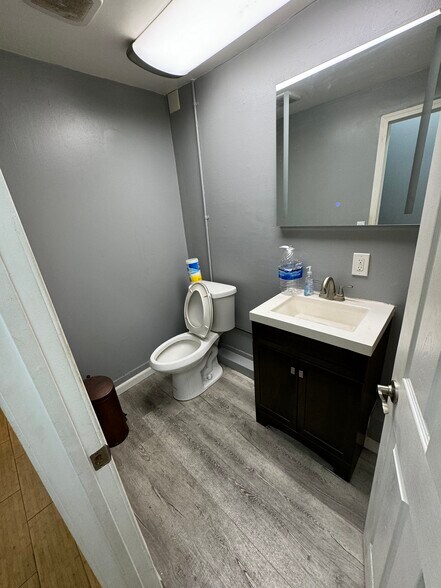 More Photos Of 4528 San Fernando Rd, Glendale Manufacturing For Lease