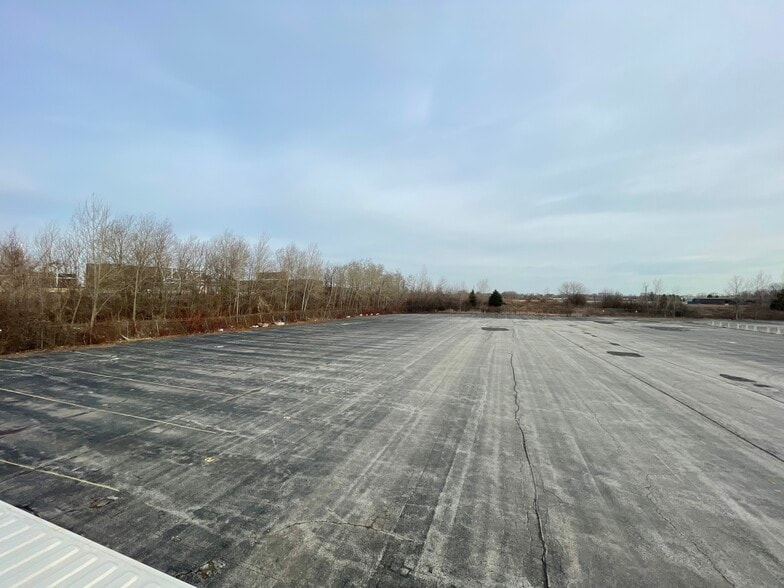 More Photos Of 2024 E Birchwood, Cudahy Truck Terminal For Lease