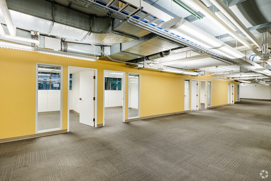 More Photos Of 5757 W Century Blvd, Los Angeles Office For Lease