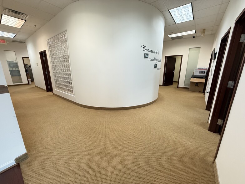 More Photos Of 4229 Lafayette Center Dr, Chantilly Office For Sale