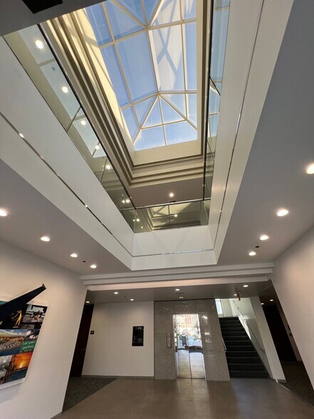 More Photos Of 3950 Paramount Blvd, Lakewood Office For Lease