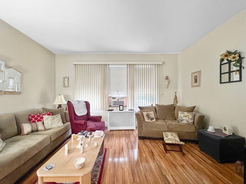 More Photos Of 700-702 N 7th St, Newark Apartments For Sale