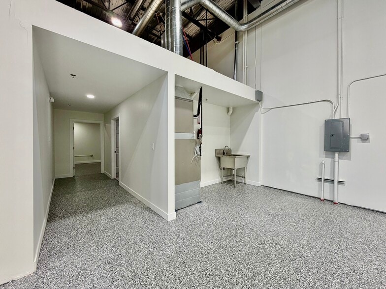 More Photos Of 18133 Lincoln Meadows Pky, Parker Self Storage For Sale