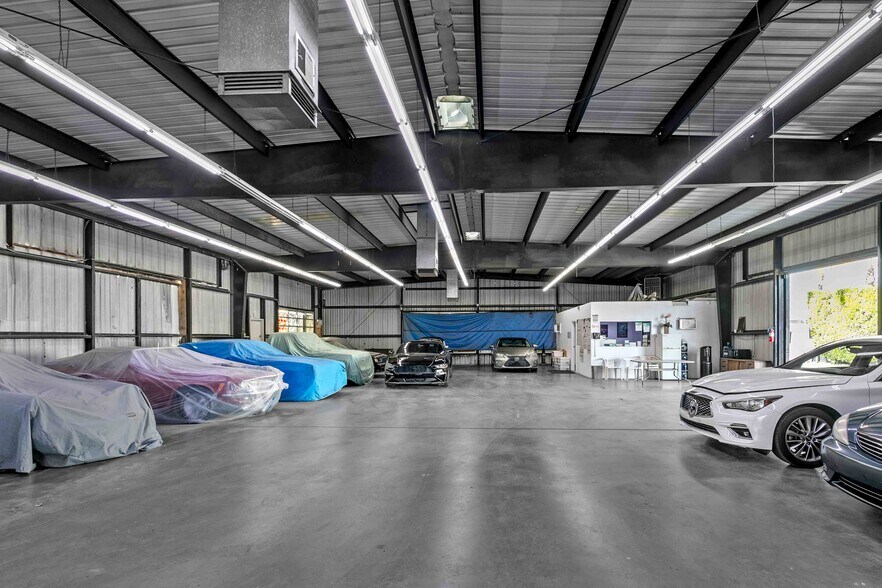 More Photos Of 11782 Sheldon St, Sun Valley Warehouse For Lease