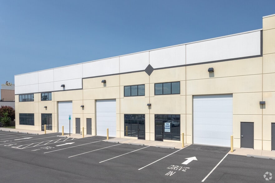 More Photos Of 44900 Falcon Pl, Sterling Warehouse For Sale