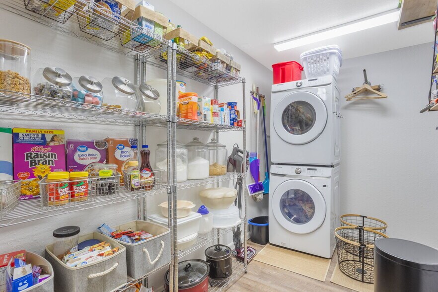 More Photos Of 300 N Dixie Ave, Fruitland Park Self Storage For Sale