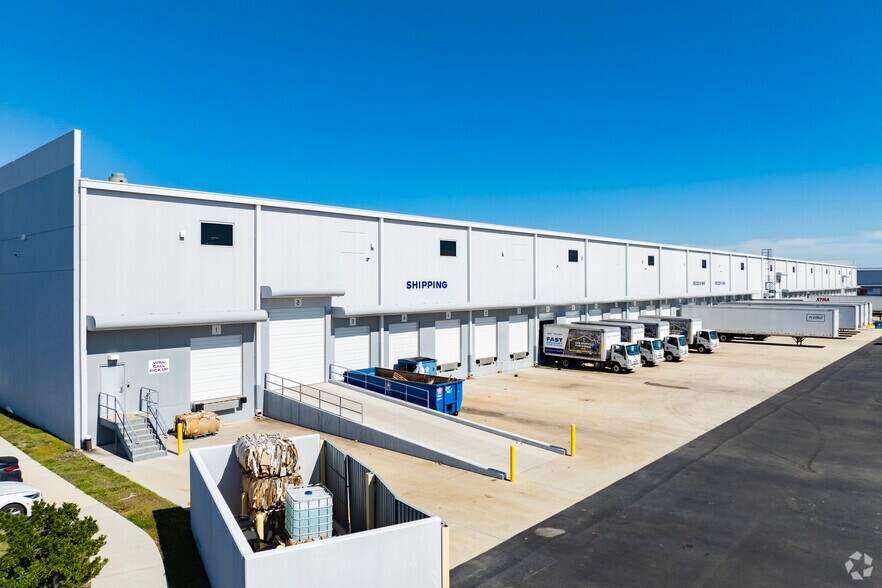 More Photos Of 6469 S Falkenburg Rd, Riverview Unknown For Lease