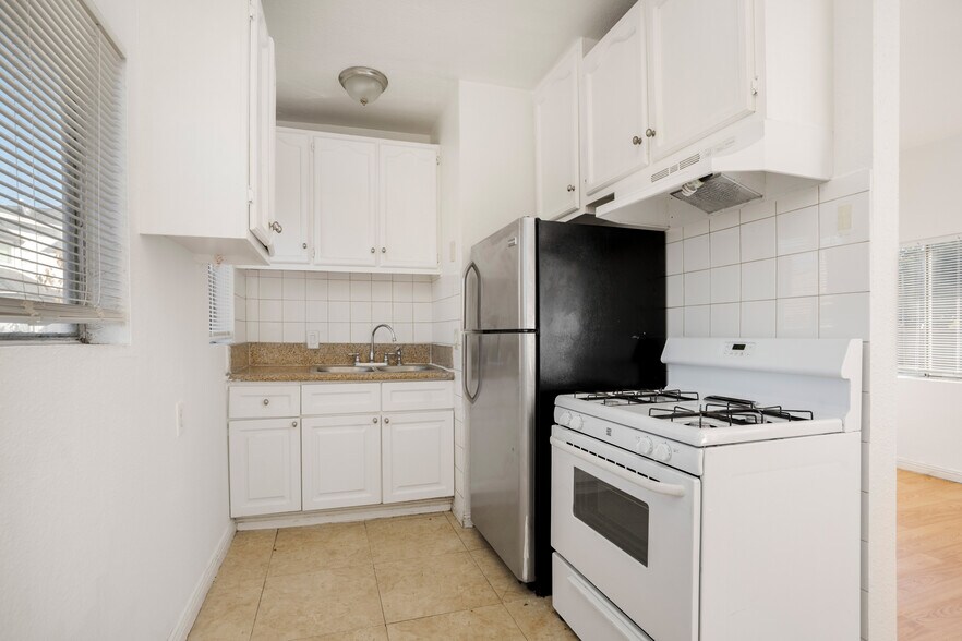 More Photos Of 2440 Wabash Ave, Los Angeles Apartments For Sale