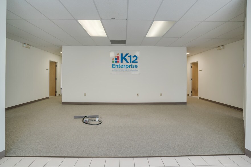 More Photos Of 2442 New Dorset Cir, Powhatan Office For Lease