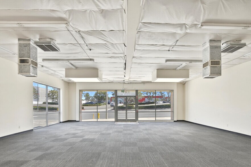 More Photos Of 1315 N Sepulveda Blvd, Manhattan Beach Freestanding For Lease