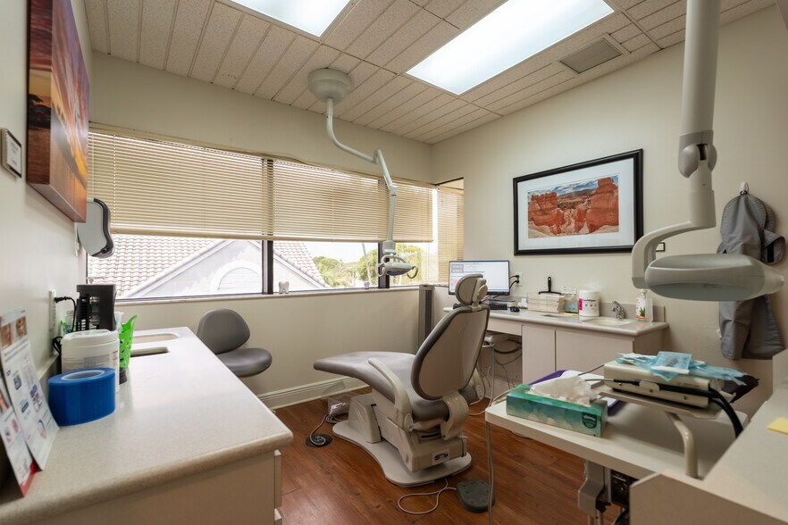 More Photos Of 1704-1726 N University Dr, Coral Springs Medical For Lease