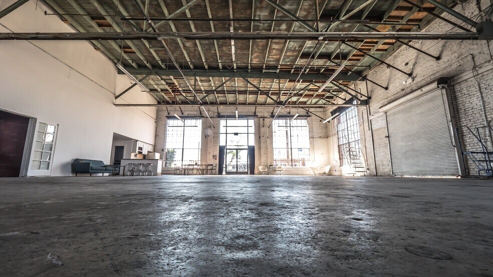 More Photos Of 6000 Avalon Blvd, Los Angeles Warehouse For Lease