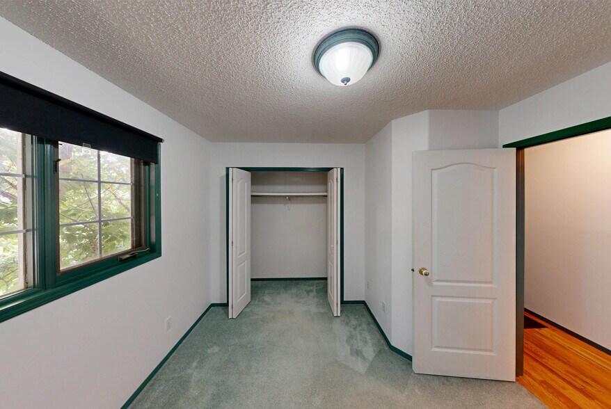 More Photos Of 10941 81 Av NW, Edmonton Dormitory For Sale
