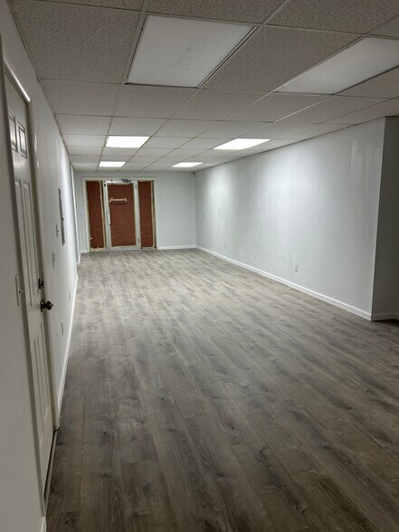 More Photos Of 225 Middle Country Rd, Middle Island Office For Lease
