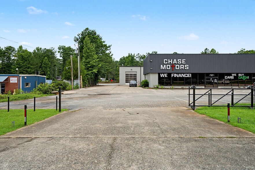More Photos Of 957 Highway 85 S, Fayetteville Auto Dealership For Sale