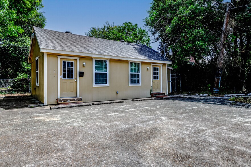 More Photos Of 2601 Prospect St, Houston Medical For Sale
