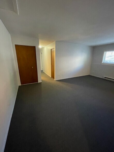 More Photos Of 37 Nippersink Blvd, Fox Lake Apartments For Sale