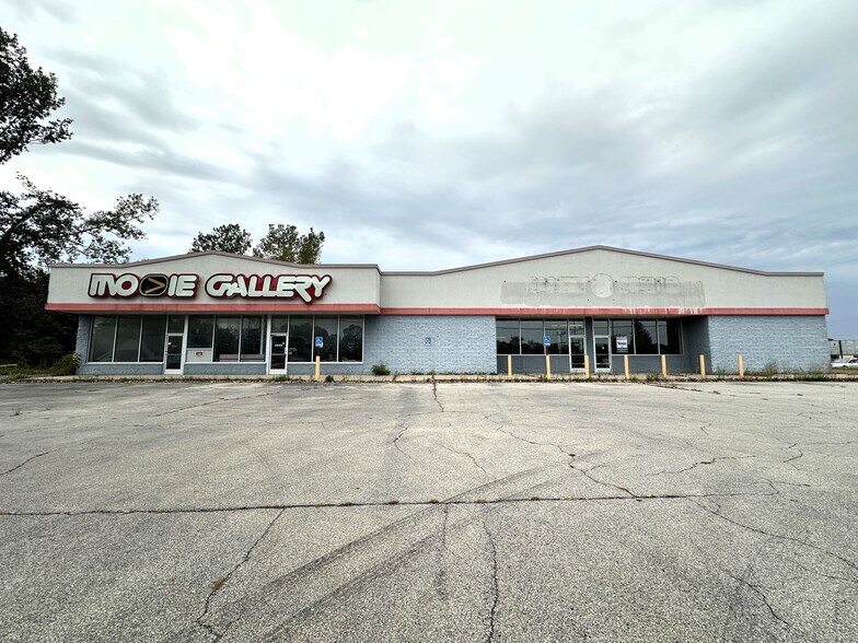 More Photos Of 3851-3859 N Huron Rd, Pinconning Freestanding For Lease