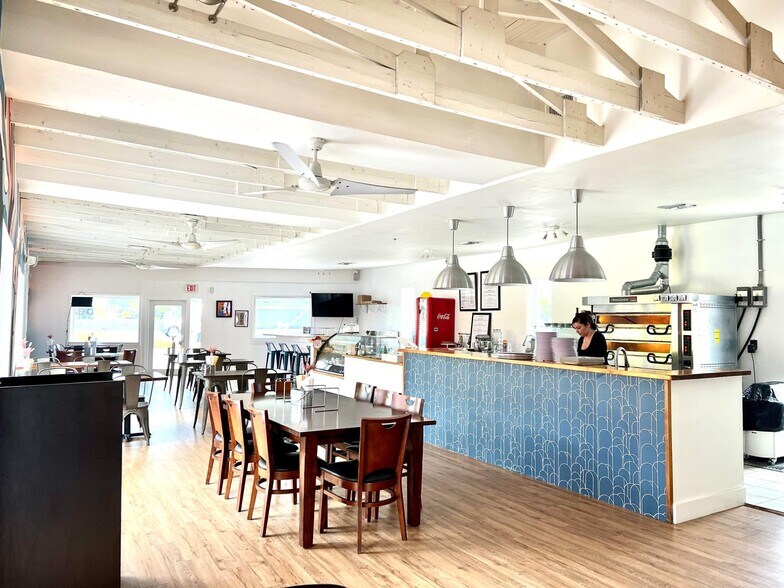 More Photos Of 91865 Overseas Hwy, Tavernier Storefront Retail Residential For Sale