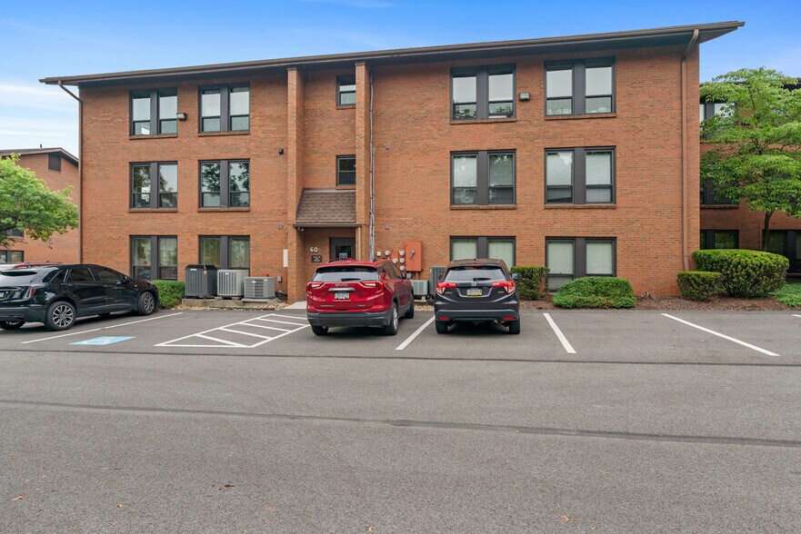 More Photos Of 600 McKnight Park Dr, Pittsburgh Office For Lease